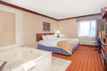 Deluxe Studio Suite, 1 King Bed, Non Smoking