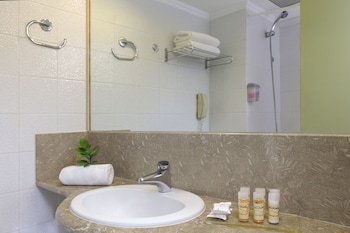 Standard Room, 3 Twin Beds, Non Smoking, City View