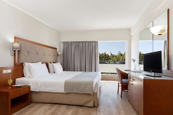 Standard Room, 3 Twin Beds, Non Smoking, City View