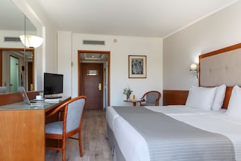 Standard Room, 1 Queen Bed, Non Smoking, City View