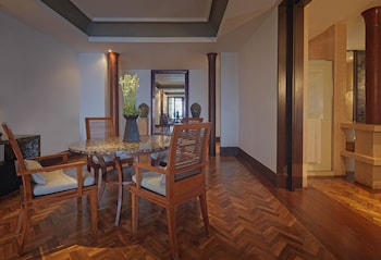 One Bedroom Deluxe Suite