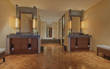 The Petitenget Suite