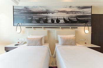 Premium Twin Room (Sunset View)