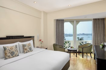 Executive Room, 1 Queen Bed, Sea View