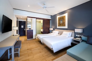 Deluxe Room, 2 Single Beds (Garden Wing Separated from the Beach by the Road)