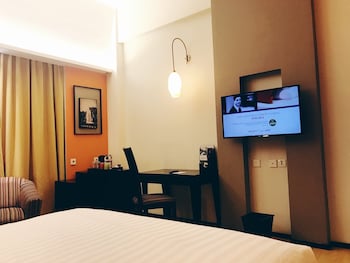 Superior Room, 1 King Bed, City View (Classic)