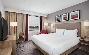 Room, 1 King Bed, River View