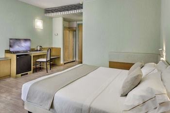 Standard Room, 1 Queen Bed, Smoking