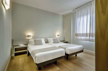 Standard Room, 2 Twin Beds, Smoking