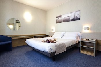 Standard Room, 1 Queen Bed, Smoking