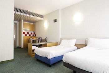 Standard Room, 2 Twin Beds, Smoking