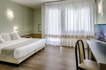 Standard Room, 1 Queen Bed, Smoking