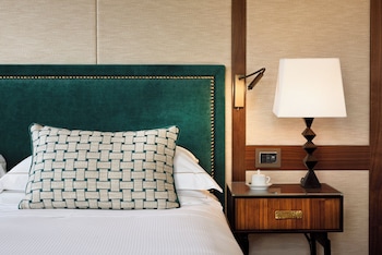Deluxe Double or Twin Room (Premium Signoria View)