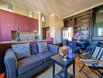 Superior Apartment, Annex Building