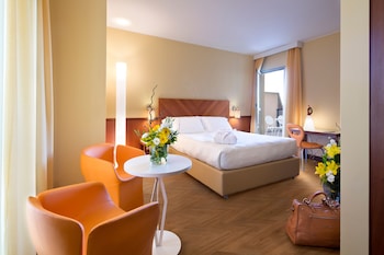 Executive Double Room (with Sofa Bed)