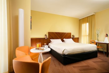 Executive Double Room (with Sofa Bed)