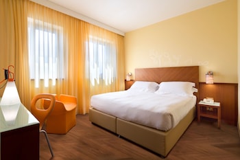 Superior Double Room, City View