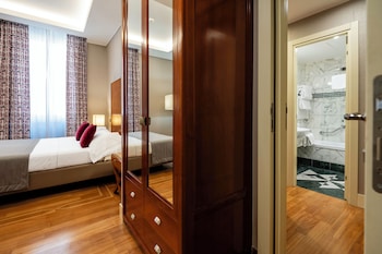 Family Room, 2 Bedrooms, 2 Bathrooms