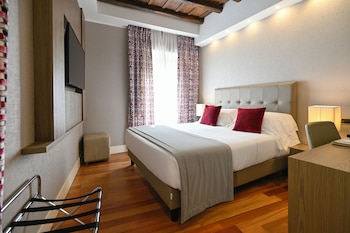 Family Room, 2 Bedrooms, 2 Bathrooms
