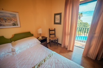 Superior Double or Twin Room, Sea View