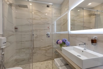 Junior Suite, Balcony, Lake View