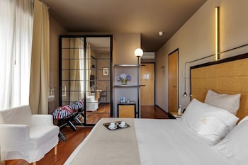 Deluxe Double Room, Balcony, Lake View