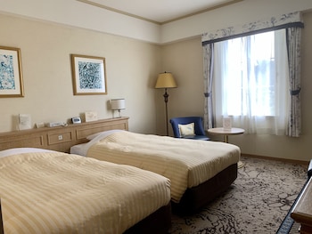 Twin Room (Symphony)