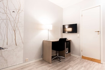 Standard Room, 1 Queen Bed