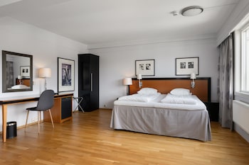 Junior Room