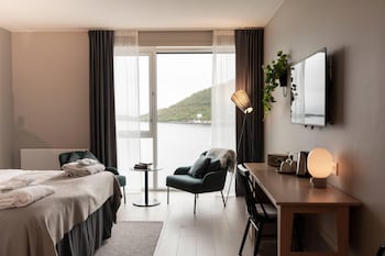 Deluxe Room, Double or Twin