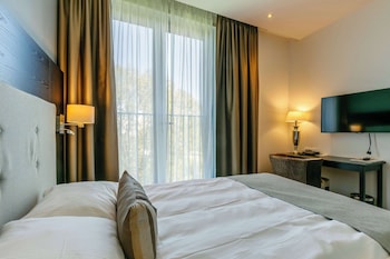 Standard Room, 1 Queen Bed