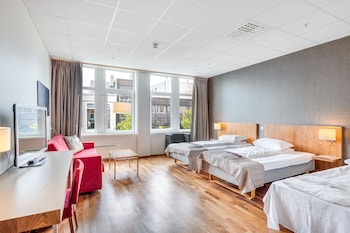 Family Room, Non Smoking (1 Double Bed + 2 Trundle Beds)