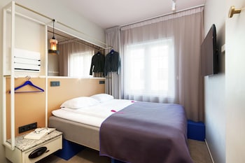 Standard Room, 1 Queen Bed