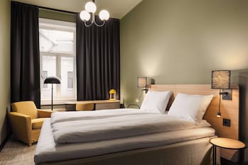 Standard Room, 1 Queen Bed