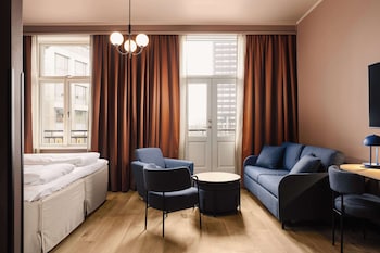 Family Room (Four)