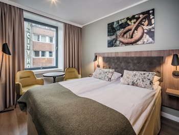Room (Compact)