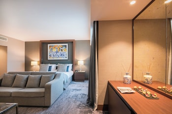 Junior Suite, 1 King Bed, Park View