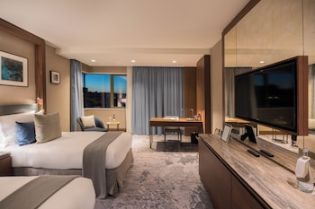 Classic Room, 2 Twin Beds, City View