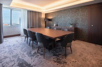 Suite, 1 King Bed (Prestige)
