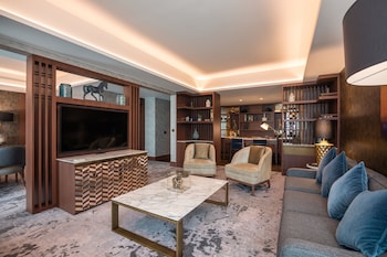Suite, 1 King Bed (Prestige)