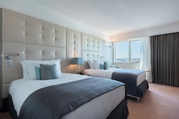 Suite, Multiple Beds (Panoramic)