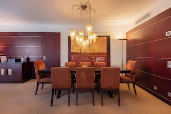Suite, Multiple Beds (Panoramic)