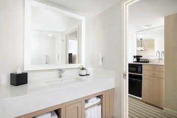 Basic Studio, 2 Double Beds, Non Smoking (Nonsuite)