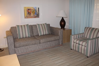 Suite, 1 King Bed, Accessible (Roll-in Shower)