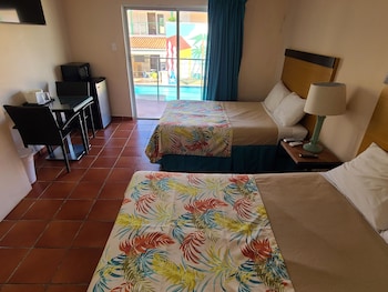 Standard Room, 2 Double Beds