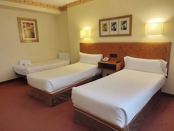 Triple Room (2 Adults + 1 Child)