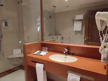 Triple Room (2 Adults + 1 Child)