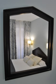 Double Room (2 adults and 1 child)