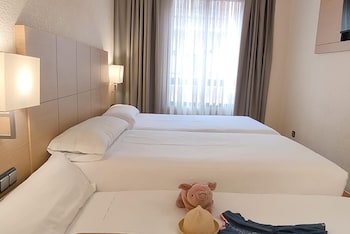 Standard (with Extra Bed)