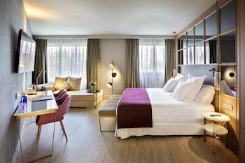 Emperador Premium Room